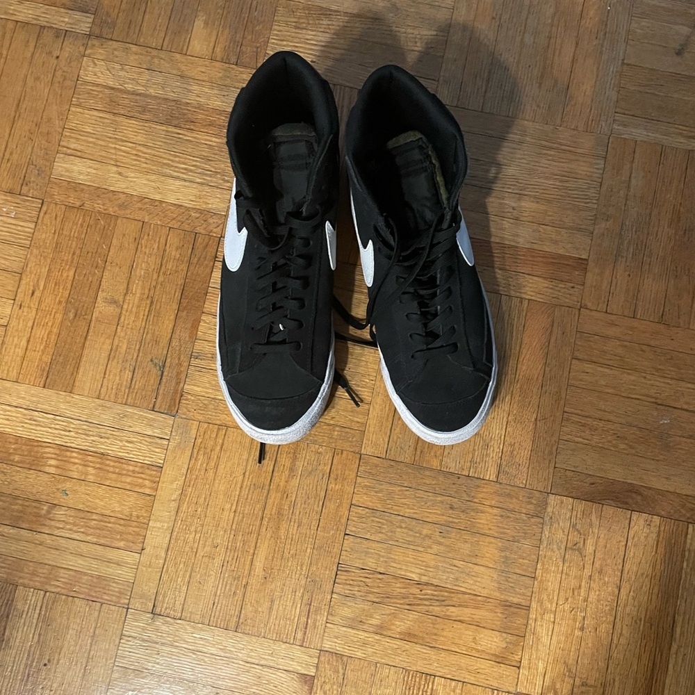 Nike Men's Black and White Sneakers